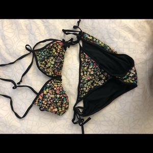 VICTORIAS SECRET 2 PIECE BIKINI - MEDIUM